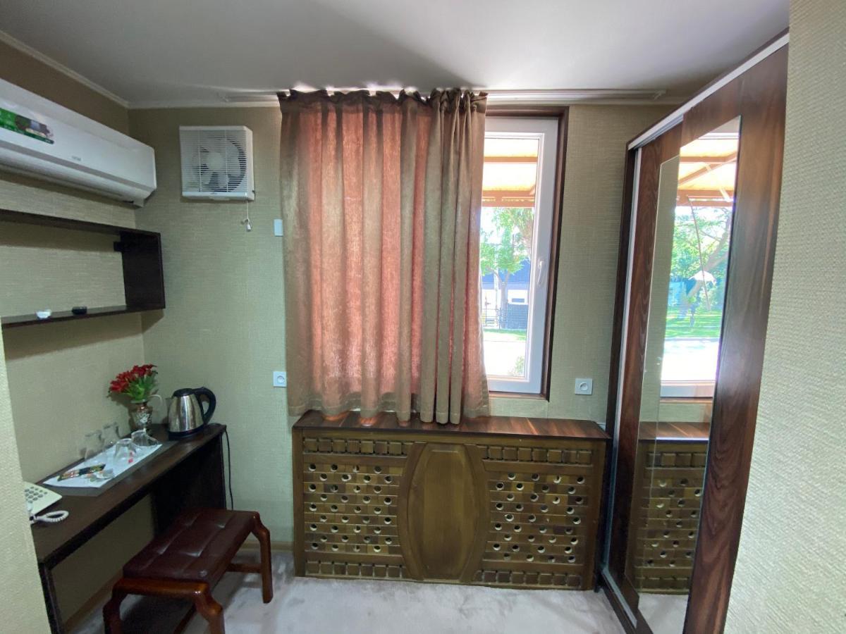 Budget Hotel And Hostel Tasken Kültér fotó