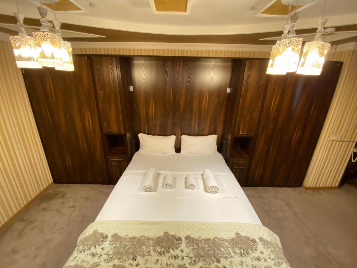 Budget Hotel And Hostel Tasken Kültér fotó