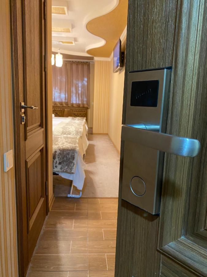 Budget Hotel And Hostel Tasken Kültér fotó